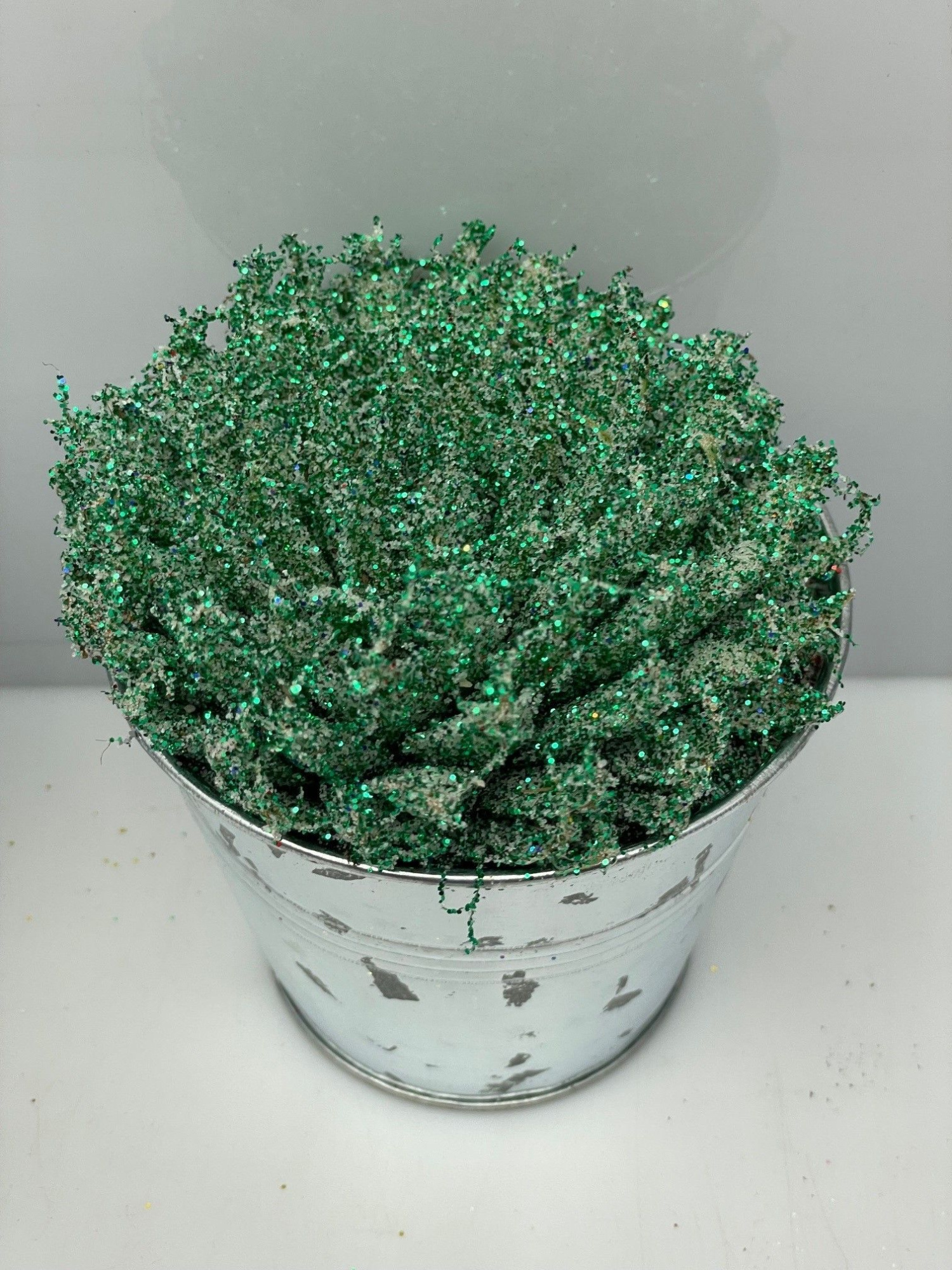 464kerstster BIO Twinkle glitter groen zinkpot8,5cm, D 9,5 cm